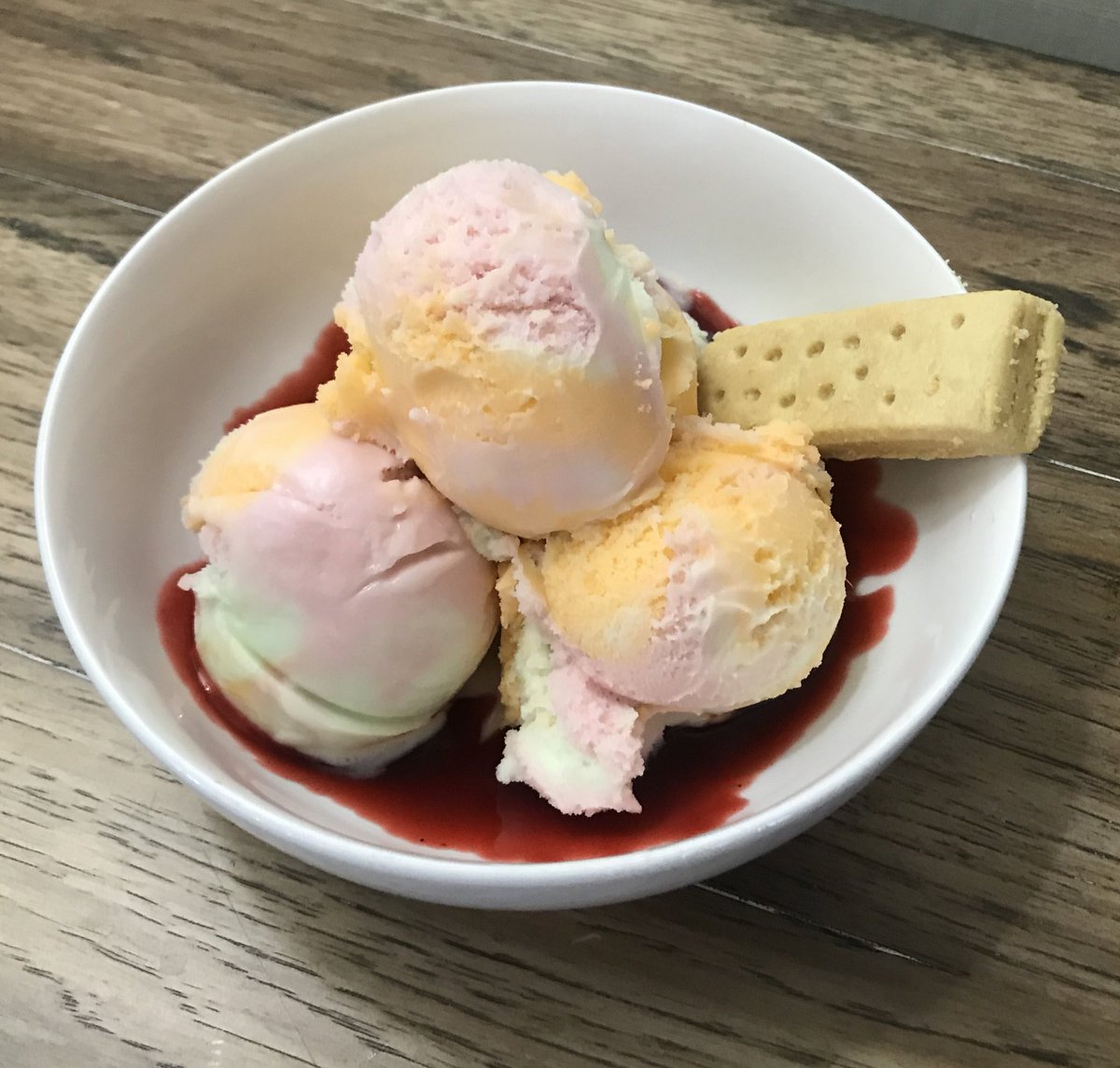 dstanner2's tweet photo. #trilogyorientexpress @MillPondHC= lunch feature is Sliced Turkey sandwich with honey Dijon spread, local sourced Swiss cheese on ciabatta bread. Served with French Onion soup and homemade chips. And rainbow Sherbet to complete the meal. @RachieFrye @nolafoodguy #trilogychefs https://t.co/pX3yHIhiJ0