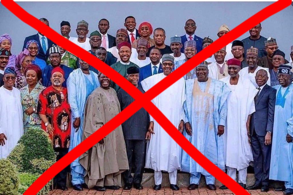 douglas_jonn's tweet image. MASS BURIAL for them so called leaders!

#Lekkitollgate #UnitedNations #ProSARS #EndBadGoveranceInNigeria #EndPoliceBrutalityinNigera #EndPoliceBrutalityInNigeriaNow #end 

What a night😫😢
