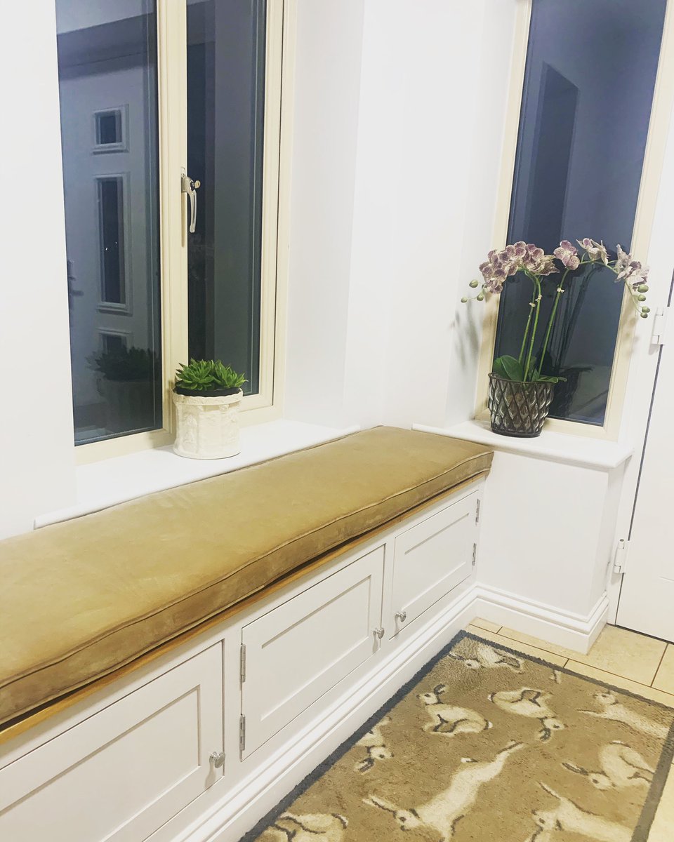 FeatureFurnish1's tweet image. Window box cushion made with love for a special lady who can now sit comfortably when choosing which shoes to wear before leaving the house #upholstery #linwood #fabrics #windowseat #boxcushion