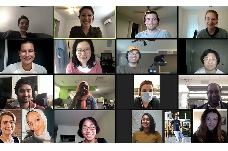 New group photo, who dis?