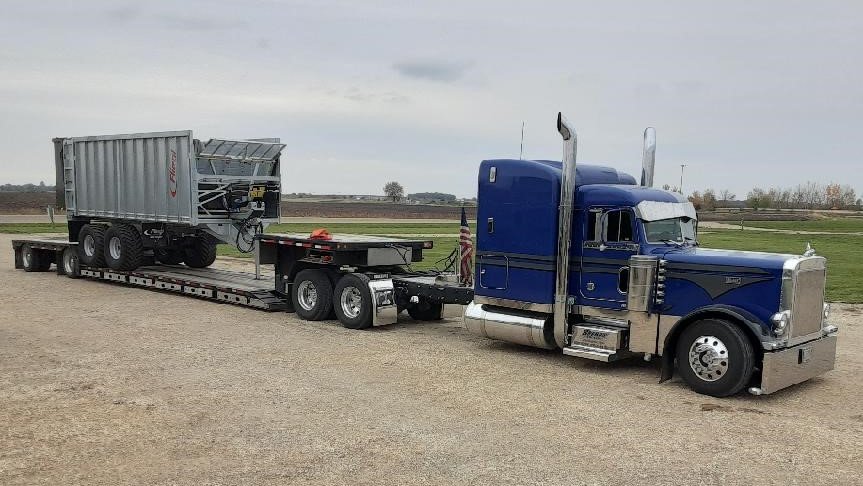 FlieglUS's tweet photo. Sperry Transportation on the road to Suwannee Equipment in Live Oak Florida https://t.co/aKqupQBbBV