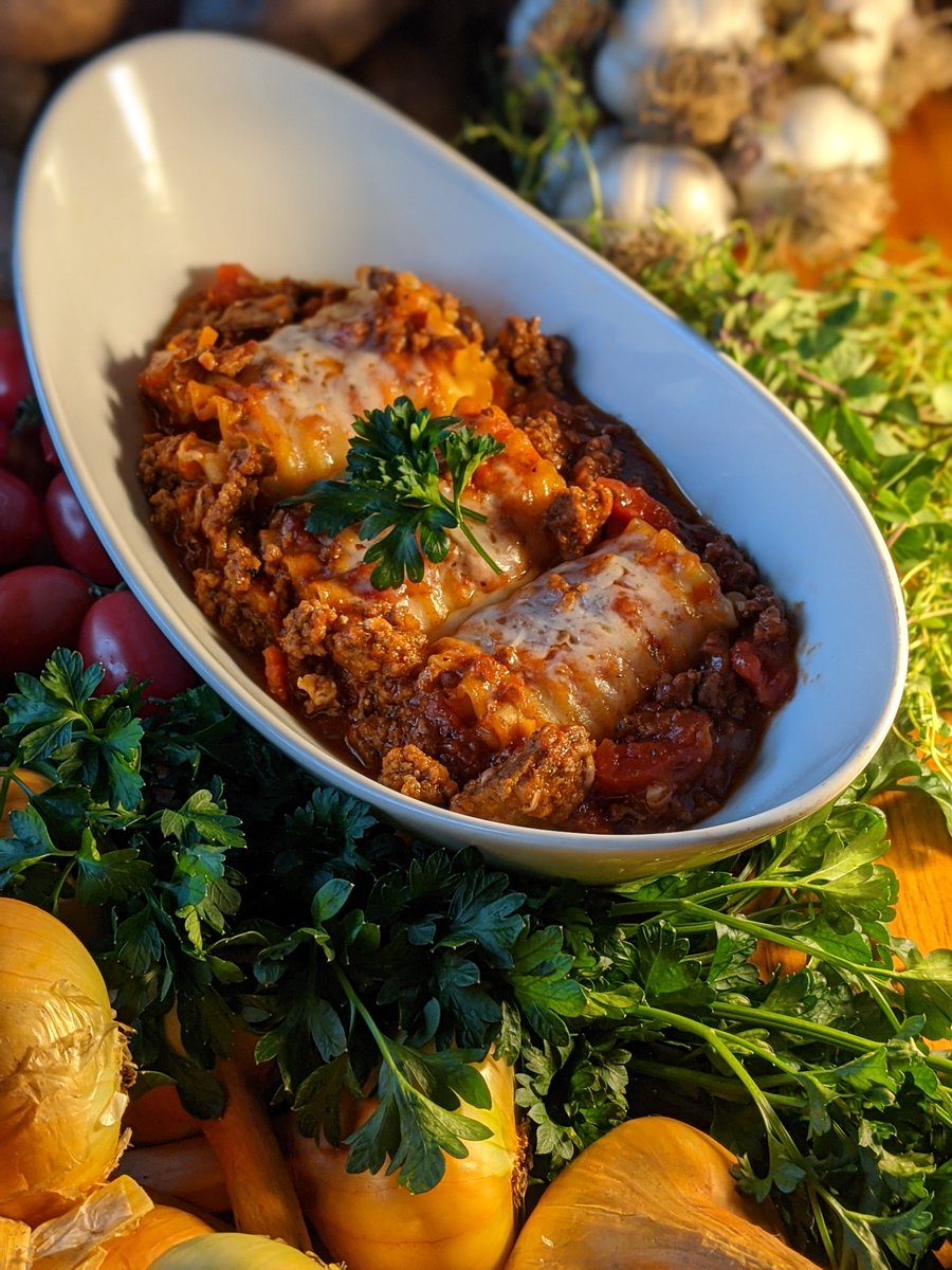 We are now taking orders for Wednesday October 28th! Enjoy fresh or frozen family-sized custom meals from home with Sharbot Lake Inn Custom Eats (SLICE)! Get all the perks of a home-cooked meal while we do all the legwork. Check it out! sharbotlakeinn.com/SLICE.php