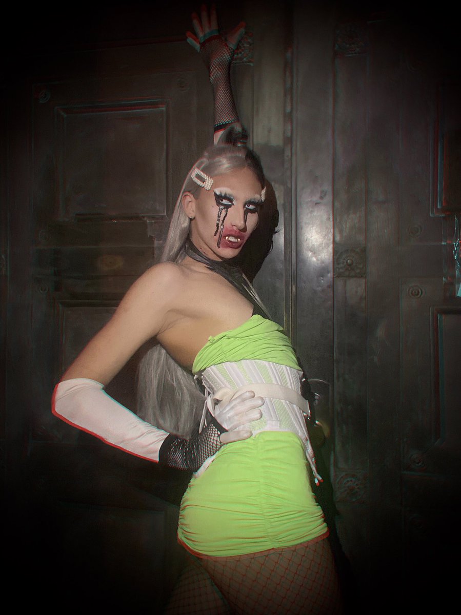 theonlybibble's tweet photo. Goddesses don’t speak in whisper, they scream
.
.
#bibble #thebibbleverse #drag #dragqueen #dragqueens  #dragqueentalent  #rupaulsdragrace #dragrace #dragmakeup #makeup #makeupartist #mua #cosmetics  #morphe #anastasiabeverlyhills #trixiecosmetics #hauslabs #halloween https://t.co/8VOEQL4nlf