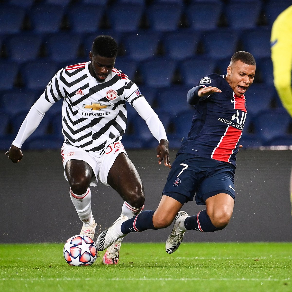 brfootball's tweet photo. Axel Tuanzebe played his first game for Manchester United since December last year.

He had Kylian Mbappe on lock 🔒 https://t.co/mVn4H2Q0IP