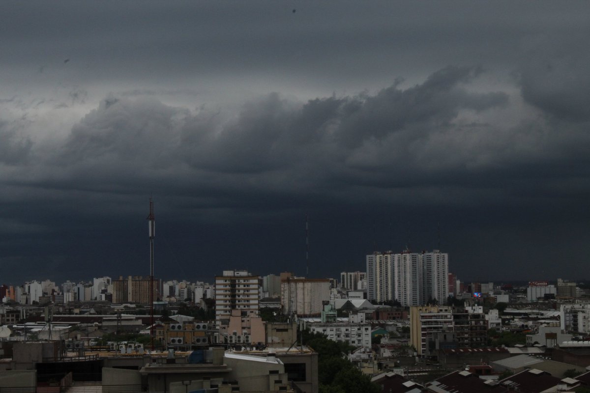 andrebaldivieso's tweet photo. Capturas de la tormenta de ayer con mi Rebelde... Entre texto y texto de #Criminologia divisaba estos cielos... #PrimerFinal #AñoVirtual @iupfa @iupfaalumnos #SinFiltro #ConociendoaMiRebelde #Tormenta #ElFrente #Photography #Fotrografia #OtroRecreo https://t.co/zWRpqweKFZ