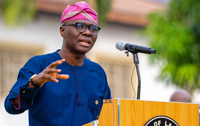 NejeebBello's tweet photo. Tinubu posted his tweets at midnight, Sanwoolu imposed his curfew at noon, LCC removed their CCTV for the Army to begin their massacre at dusk.

#EndSARS https://t.co/l7raSwj5KD