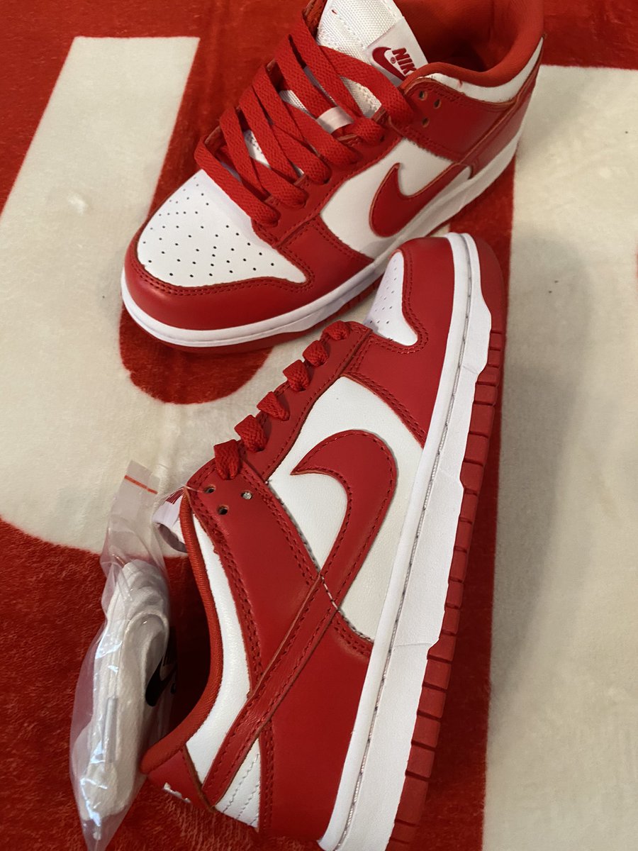 Overratedplug's tweet image. Nike Dunk Low University Red 🔥📦

#OverRated | The Best