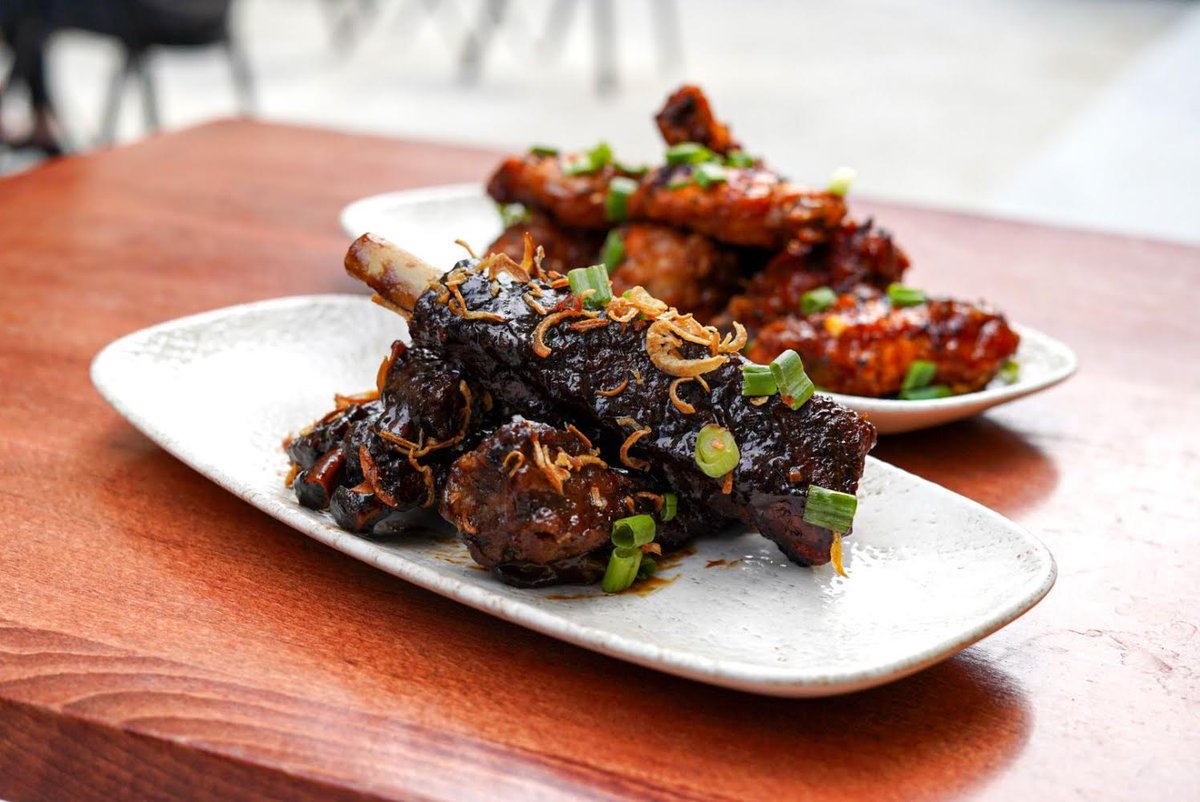 STICKY RIBS: Slow roasted ribs in home-made sticky ribs, w/ fried onions, scallion, sesame seeds. 

#DASHIBROOKLYN #BROOKLYN #JAPANESE #BBQ #RIBS #EASTWILLIAMSBURG
