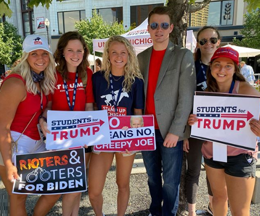 VALLEMULTICOLOR's tweet photo. #Georgia #Florida #NorthCarolina #Iowa #Michigan #Pensilvania #Wisconsin #Miami #SCOTUS #TRUMP2020 #LatinosForTrump #MAGA #TeamTrump #MakeAmericaGreatAgain #WomenForTrump  #colombiansfortrump #weAreWomenForTrump #TrumpDoral #TRUMP2020 #FourMoreYears #BikersForTrump https://t.co/NzHjwiUM9v