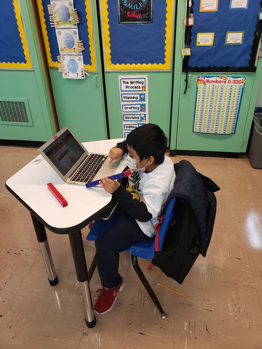 barkley_ms's tweet photo. Blended learning at P.S. 1X.  The students enjoy learning. #P.S. 001x #District7 https://t.co/ADJD0bJRKj