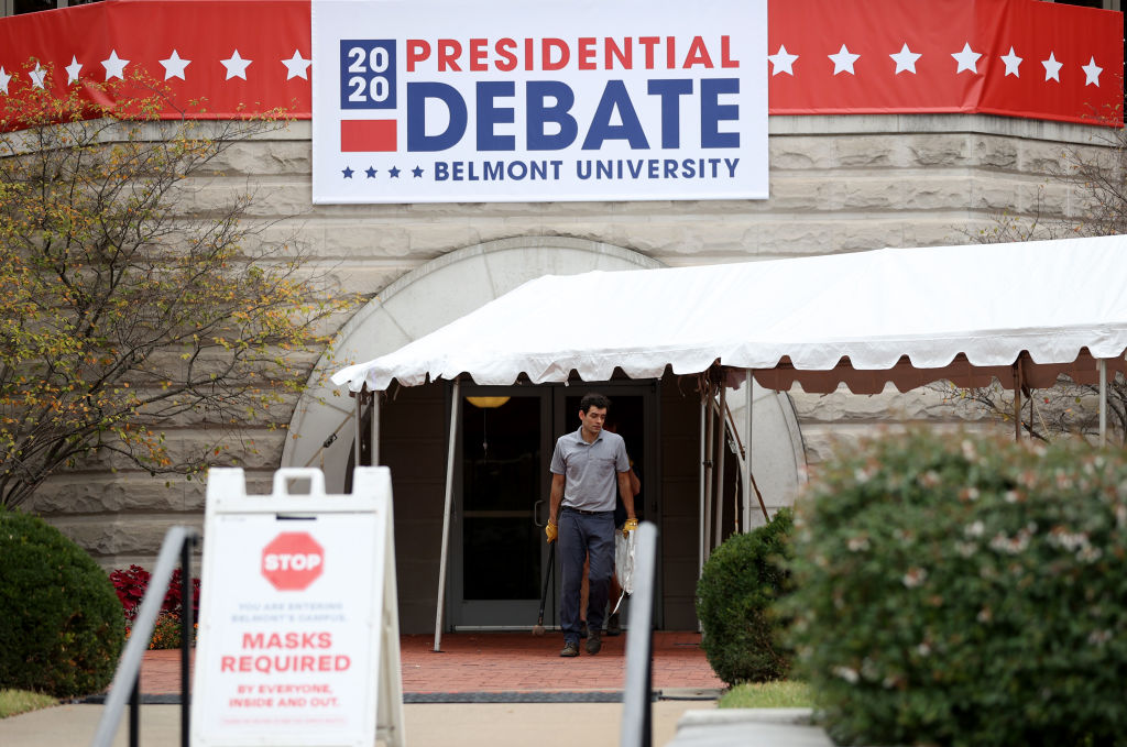 WRKO680's tweet photo. The Commission on Presidential Debates has announced there will be mic shutoffs during this upcoming debate as to prevent constant interjections like that of what happened at the first debate. Was this a wise decision by them?
LISTEN: https://t.co/oG7lJ0EbMi
#vbinthemiddle https://t.co/CngYUTJlLH