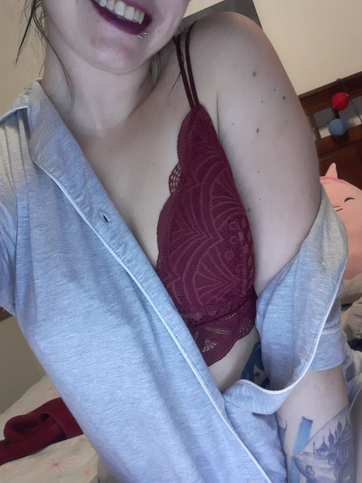 Pixi Rayne’s pics and videos