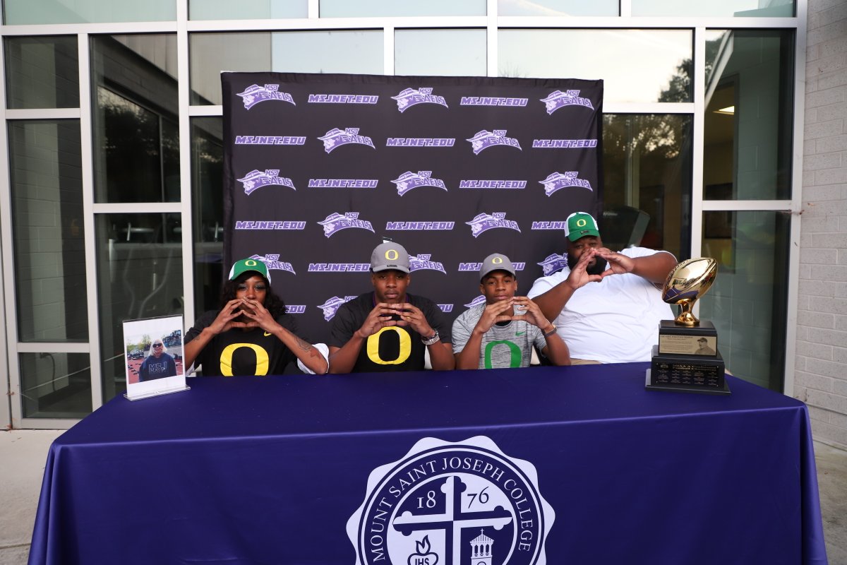 Dont’e Thornton ’21 will be an Oregon Duck next year! 🦆#GoDucks