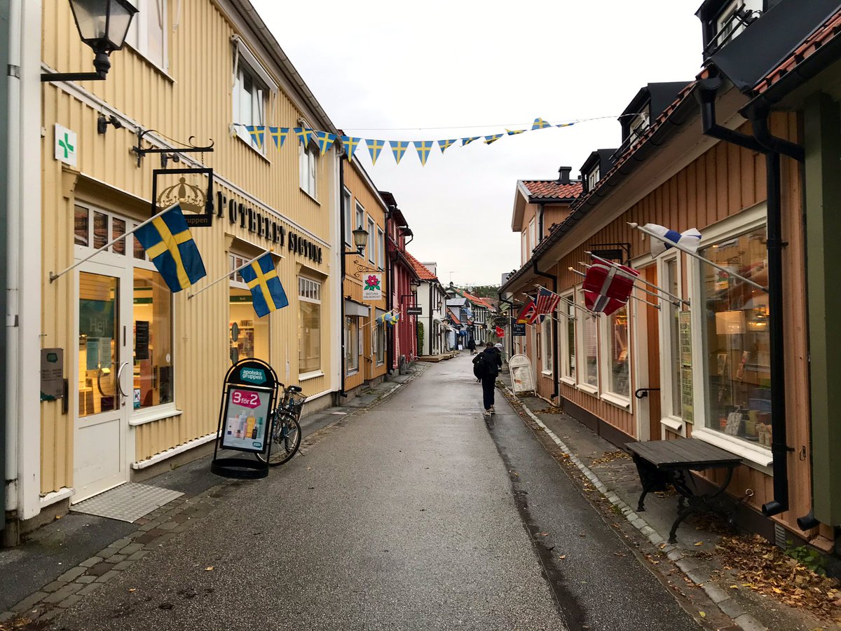 Recién llegados a #Suecia! Primer día del Viaje de Autor <a href="/PangeaES/">PANGEA The Travel Store</a> junto a <a href="/rivanca/">Roberto Iván Cano</a>. Hemos recorrido la bonita villa de Sigtuna (considerada la primera ciudad creada en el país), hemos descubierto sus runas vikingas y ahora ya estamos en Luleå, en plena #Laponia . Seguimos!!❄️