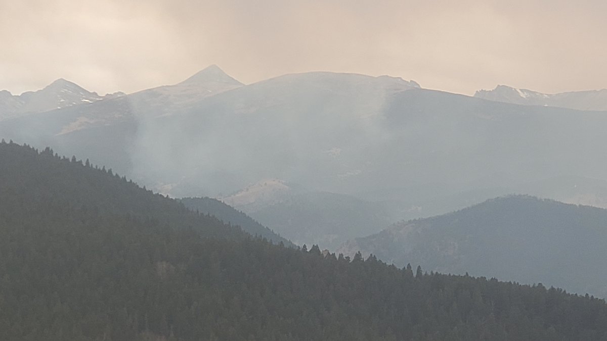 caverdave's tweet photo. #LefthandCanyonFire. View of the fire from the Gold Hill overlook Tuesday at 3:30 pm, less activity than yesterday though the fire has grown.  Still concerns about wind and spotting. Hopefully it will be out soon.... https://t.co/v0SlZU1JkX