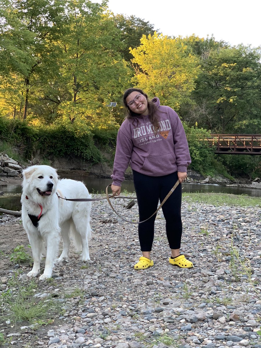 BigGuysNeedHugs's tweet photo. Cy update: 
1.5 years old, 130 pounds, stands around 5’6”ish, favorite snack currently is string cheese https://t.co/a1Nic4krQr