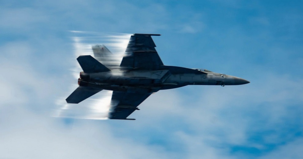 ABD’de F-18 düştü, pilot atladı #f18 #superhornet #usnavy #crash #aircraft ##chinalake #haberola #pilot #california #superiorvalley #eject
https://t.co/Ux1GzQqeG8 https://t.co/UPE5uCPhya