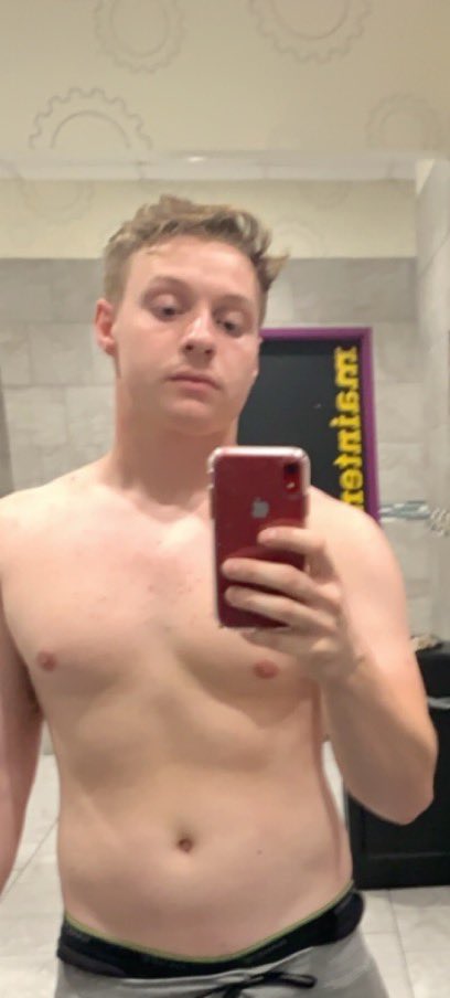 jayydub___'s tweet photo. 6 month difference 😅 https://t.co/nDnpz83X5i