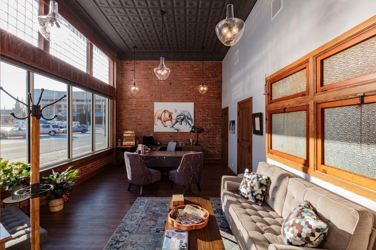 AIACOC's tweet image. People&apos;s Choice Awards. Historic Preservation category.  Marland Building - Edward Jones Office Renovation by @MAplusArch (photography by Simon Hurst)  #architecture #designawards Vote here! docs.google.com/forms/d/e/1FAI…