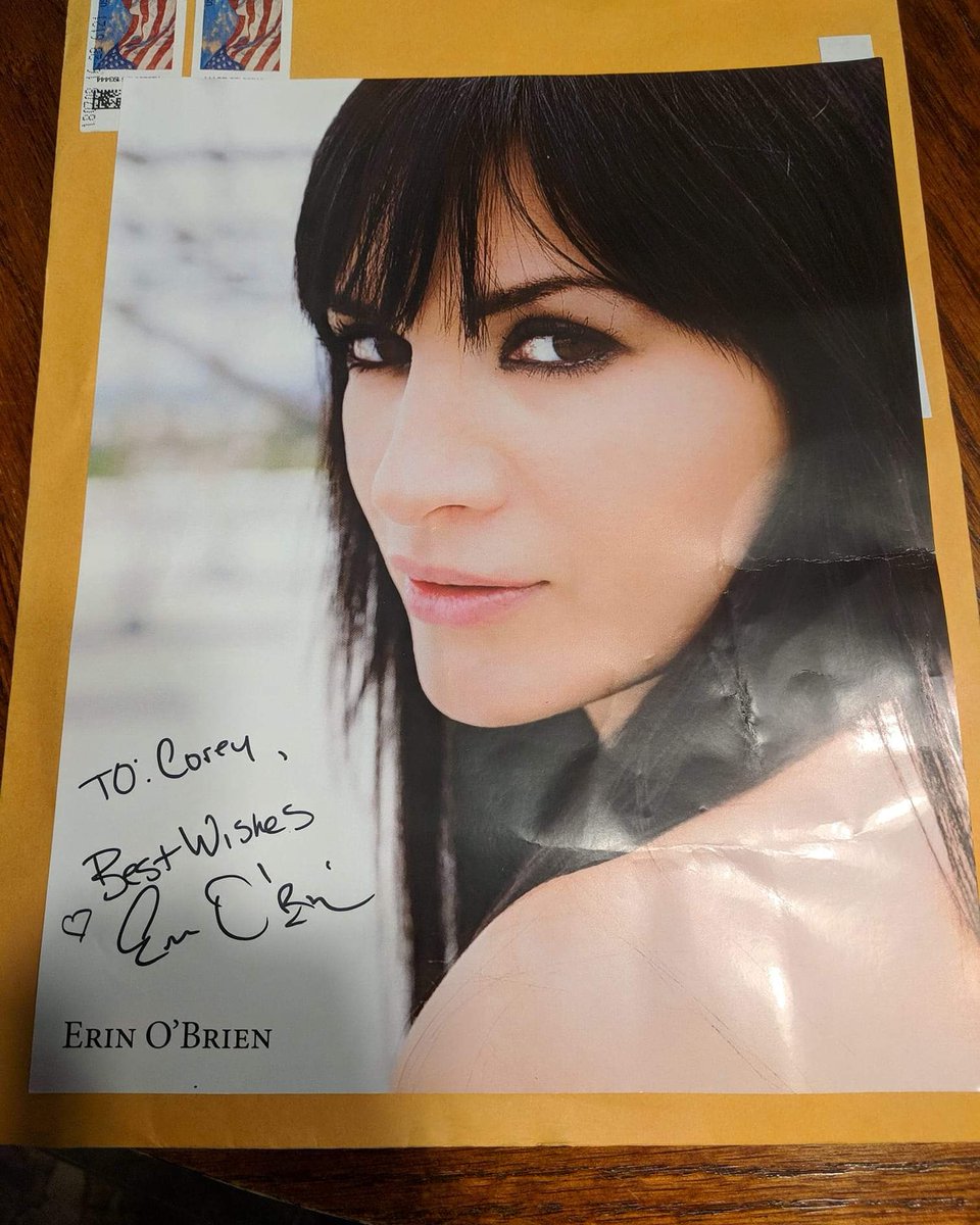 CoreyNine0HTWO's tweet image. To my #WednesdayWarriors #TwitFam Could you pls do me a Fav and tag @ErinobrienActor in #HappyBirthday tweets. Let's let her know we love having her in our #TwitterFam 🧠🔥❤️💪🏾👊🏾🤘🏾#FightValley #ClintonRoad @rmitterling @VanessaBorquez @capebreton1973 @Gingeerly @JenkinsonLeslie