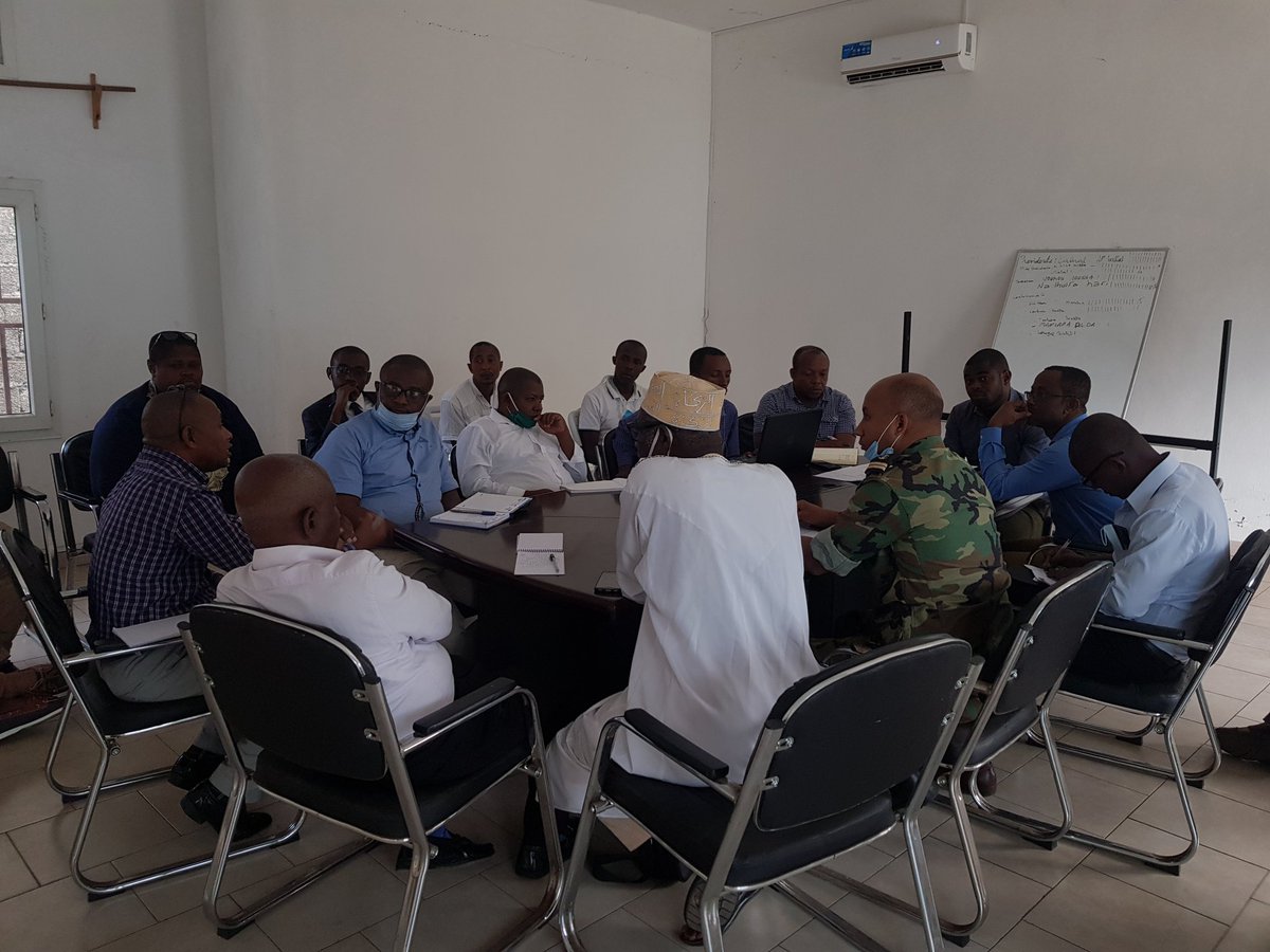 ANAM_Comores's tweet photo. Ce matin le Département #sécurité et #sureté #maritime a animé une réunion technique pour la mise en place de la Coordination Nationale sur la #Recherche et #Sauvetage #SAR. #GardeCôtes #CentreSurveillanancedesPêches #AviationCiviles #ASECNA #ProtectionCivile #AutoritéPortuaire. https://t.co/3UY2z5seWm