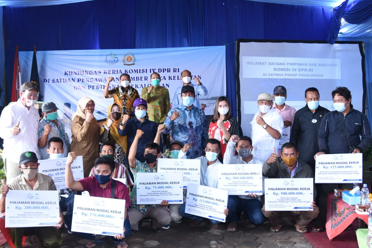 DPR_RI's tweet photo. Tim Kunjungan Kerja Komisi IV DPR RI yang dipimpin Wakil Ketua Komisi IV DPR RI Hasan Aminuddin meninjau Satuan Pengawasan  Sumber Daya Kelautan dan Perikanan di Kota Pekalongan, Rabu, 4 November 2020. #KunkerDPR https://t.co/yLJEUIocWx