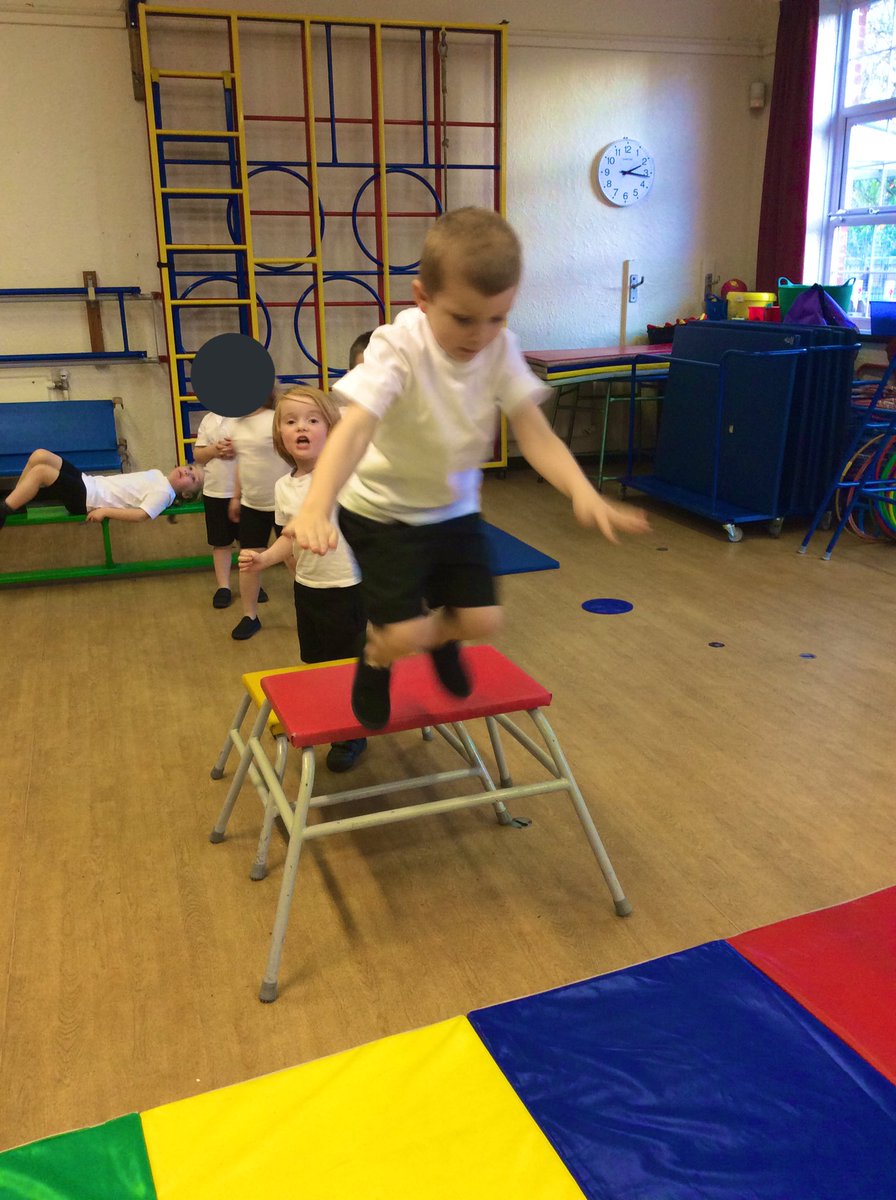 FRISroom4's tweet photo. We loved using the apparatus in P.E and putting together everything we have learned so far! We can now jump and land safely, travel in different ways, balance on different body parts and log roll on the mats! https://t.co/Ekr1wNodtr