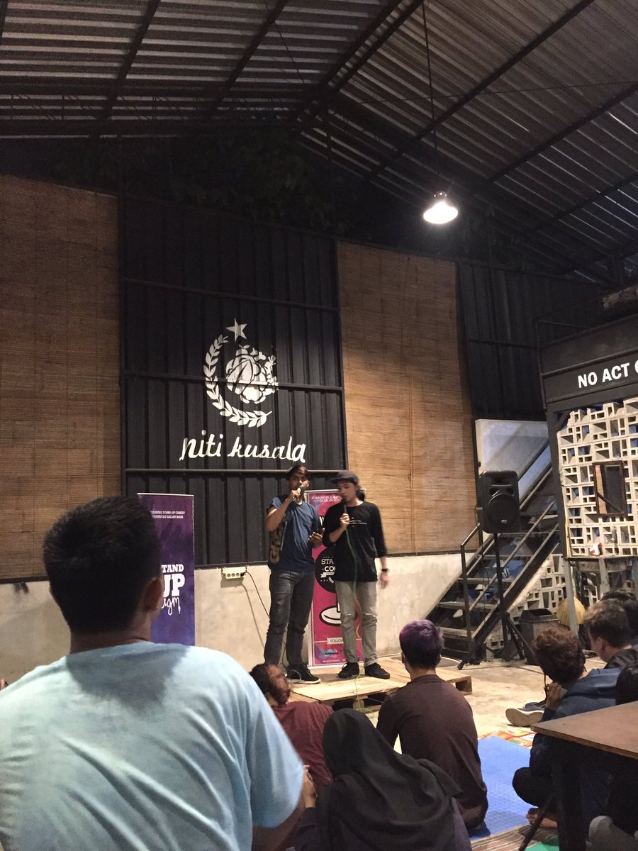 STAND UP COMEDY UST tweet media
