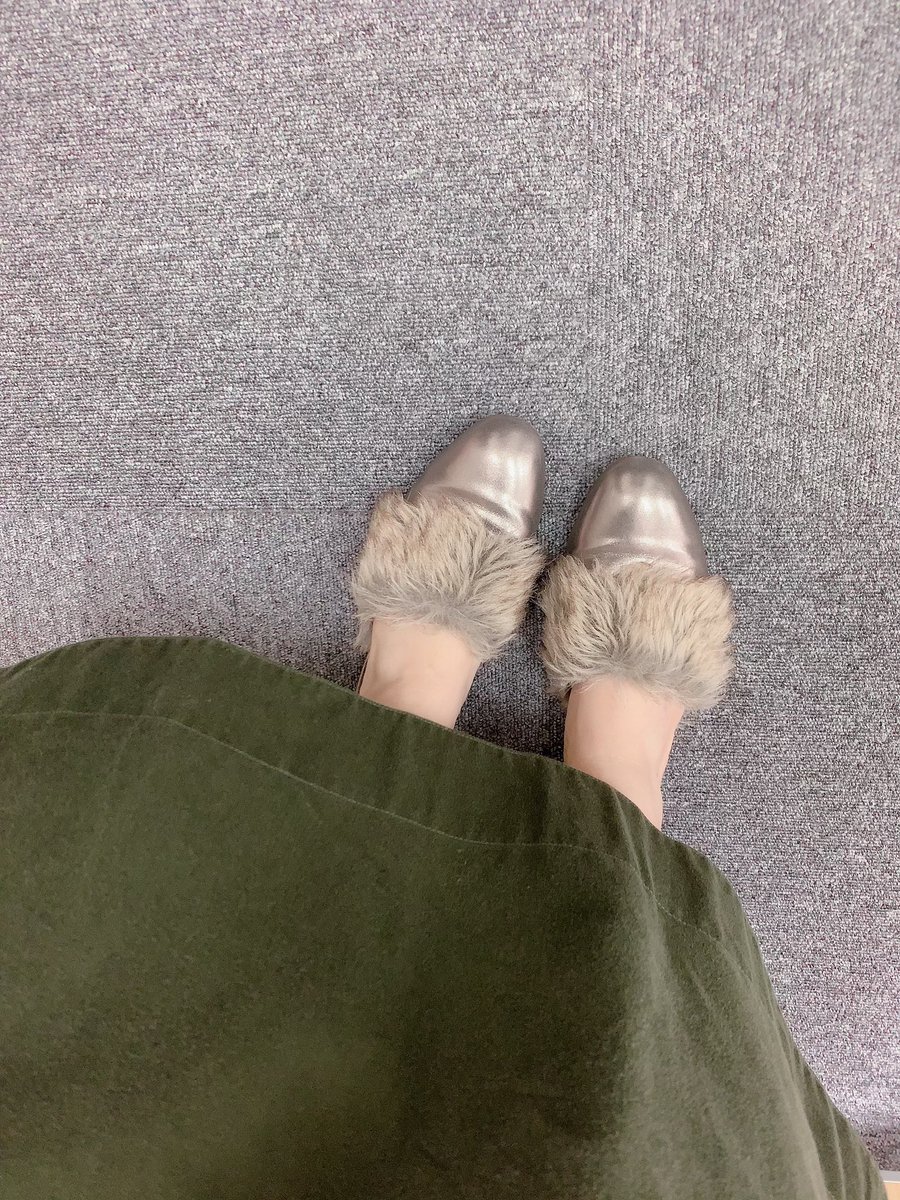 HIOKANATSUMI's tweet photo. ベレー帽とファーサンダルで秋っぽいコーデ！🍁ベレー帽って手軽におしゃれ感でるからとてもよいよね！！
#まるしーなっちゃん https://t.co/CVCQI9Xw6e