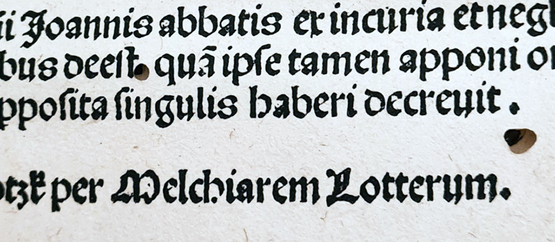 dombib_hi's tweet photo. Die digitalen Methoden der heutigen Zeit sorgen dafür, dass es bei unserer Arbeit auch Neues zu entdecken gibt. So eine unerwartete Entdeckung gab es nun beim Abgleich von #Inkunabeln.   

Alles Einzelheiten dazu können Sie auf unserer Website lesen: https://t.co/ZSosV0VlVX https://t.co/SCf8MPXd1h
