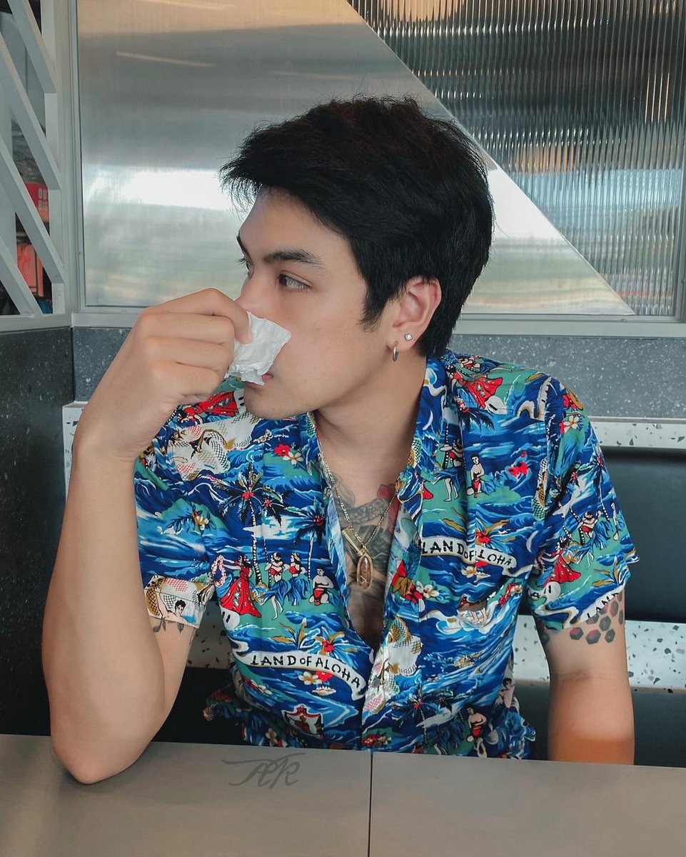 jokekridsana_id's tweet photo. Are you trying to sneeze, P'? 🙄
Cr: P'Joke IG
#JOKEsHome #TheOnlyIceJoke #PresentStillPerfect #PSPfamily #แค่นี้ก็ดีแล้ว2 https://t.co/VJrYMkbCEh