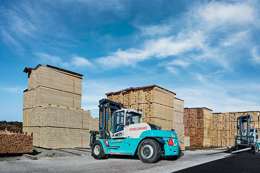KCLiftTrucks's tweet photo. #Konecranes Lift Trucks is proud to announce a new addition to the Ecolifting family: the Konecranes E-VER electric forklift. 
Get to know our new product: https://t.co/6FhQcFMcIi

#ecolifting #ecoefficiency #kclifttrucks #buildforyourworld https://t.co/8CRGqDYlNE