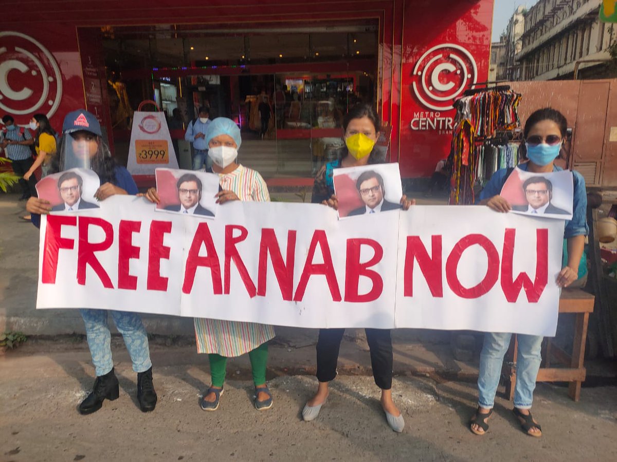 iRaviTiwari's tweet photo. Bengali Tigers On Road... Support Arnab.

#ArnabGoswami https://t.co/WhVoS0Ygt7