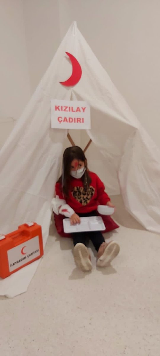 miraysengul2014's tweet photo. Görevimiz iyilik! 29 Ekim - 4 Kasım Kızılay Haftası @sozkokk @BanuGurun @SirinGuneyOzenc #gelecekbenim #mektebim https://t.co/MMhiZKt4CP