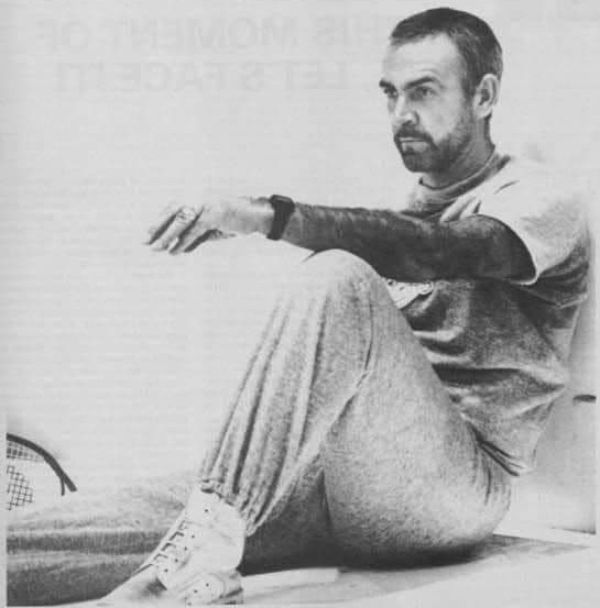 SquashMadNews's tweet photo. James Bond loved his women, his cars ... and his squash. Ted Gross, publisher of @DailySquashRep takes a trip down memory lane:
https://t.co/bBqT6z1g1y 
@PSAWorldTour @WorldSquash @USSQUASH @millmansquash @SquashInfo @SquashLibrary @alexwanyp @AlexBettsCPE @BerkoSquashRbll https://t.co/Bb1bJAkKKu