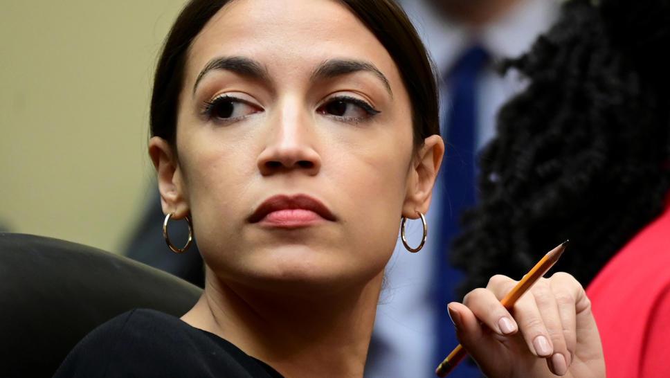 Telerama's tweet photo. #Elections2020

Alexandria Ocasio-Cortez, nouvelle égérie de la gauche, réélue au Congrès

https://t.co/jCw7Zydfnj
Par @alexisbuisson https://t.co/fcGkpadkjn