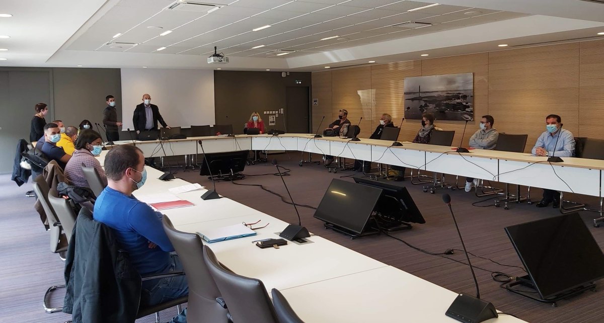 RogerySophie's tweet image. #Tousmobilisés pour la formation : la Maison de l’Emploi de Plabennec et le #Pôleemploi de Brest Iroise facilitent la rencontre des candidats pour la Préparation opérationnelle à l&apos;emploi collective Transport en commun🚍: 1⃣0⃣ futurs conducteurs démarrent le 9/11 chez FORGET!👍