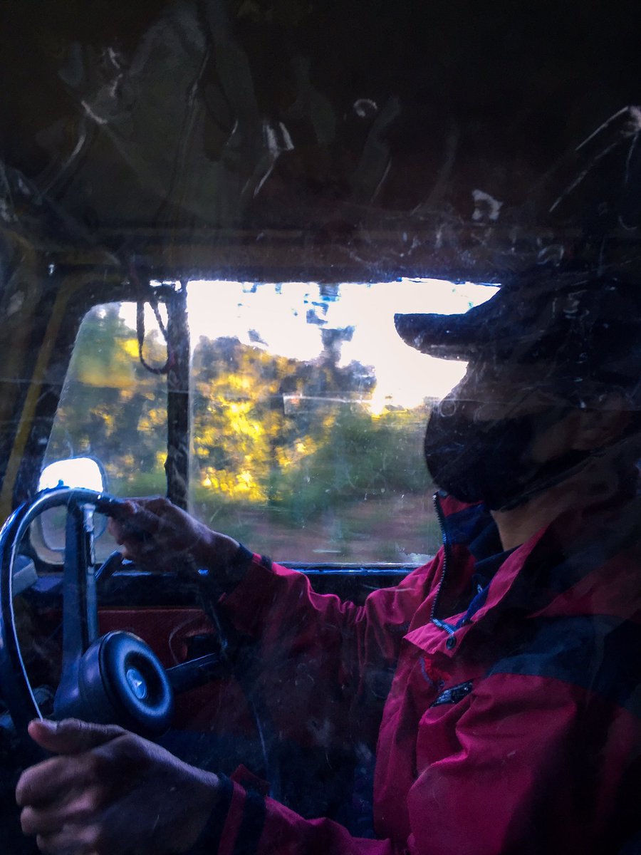 Ternyata ke Bromo via Probolinggo itu se-instagenic ini pemandangannya, udah gitu jeep sama drivernya juga udah pake standar protokol.