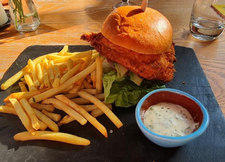 dragon_pub's tweet photo. Last day to visit us for a month! Who's joining us for a delicious meal? https://t.co/1qqHNq58Ml