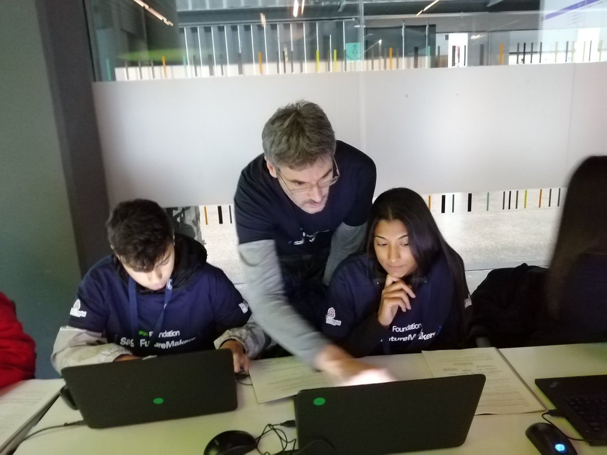 IsabelHdezLopez's tweet photo. Muy orgullosos de ayudar a nuestra comunidad a través de @sagefoundation con voluntariado, ayudas a las entidades sociales en apoyo a la educación, el empleo de calidad y el emprendimiento. Invitamos hoy a nuestros partners a conocer nuestros proyectos #SagePartnerKickoffSpain https://t.co/1J0DSAVHAb