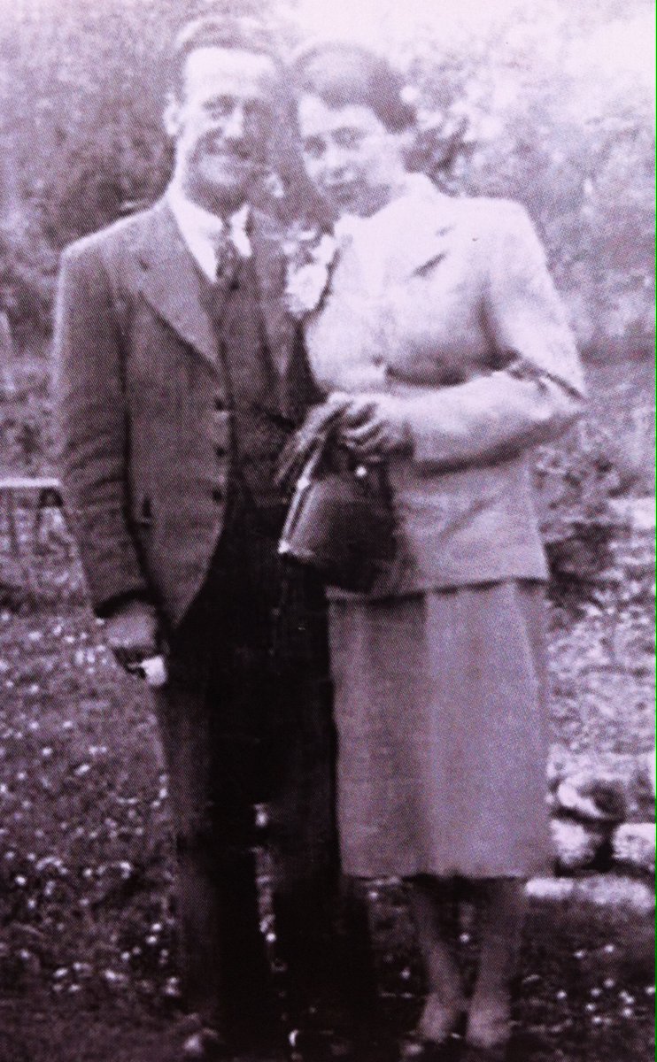 TheMallonCrew's tweet image. Frank Symes, the Mallon crew&apos;s #WirelessOperator, died on the 4th Nov 1979. He was just 55 &amp;amp; is buried at the #Wairoa Cemetery, #NZ, next to his mother Ellen.
Pictures: Frank during training in #Canada &amp;amp; with his wife Winnie, on their wedding day, Nov 1954
@IntBCC @HawkesBayToday