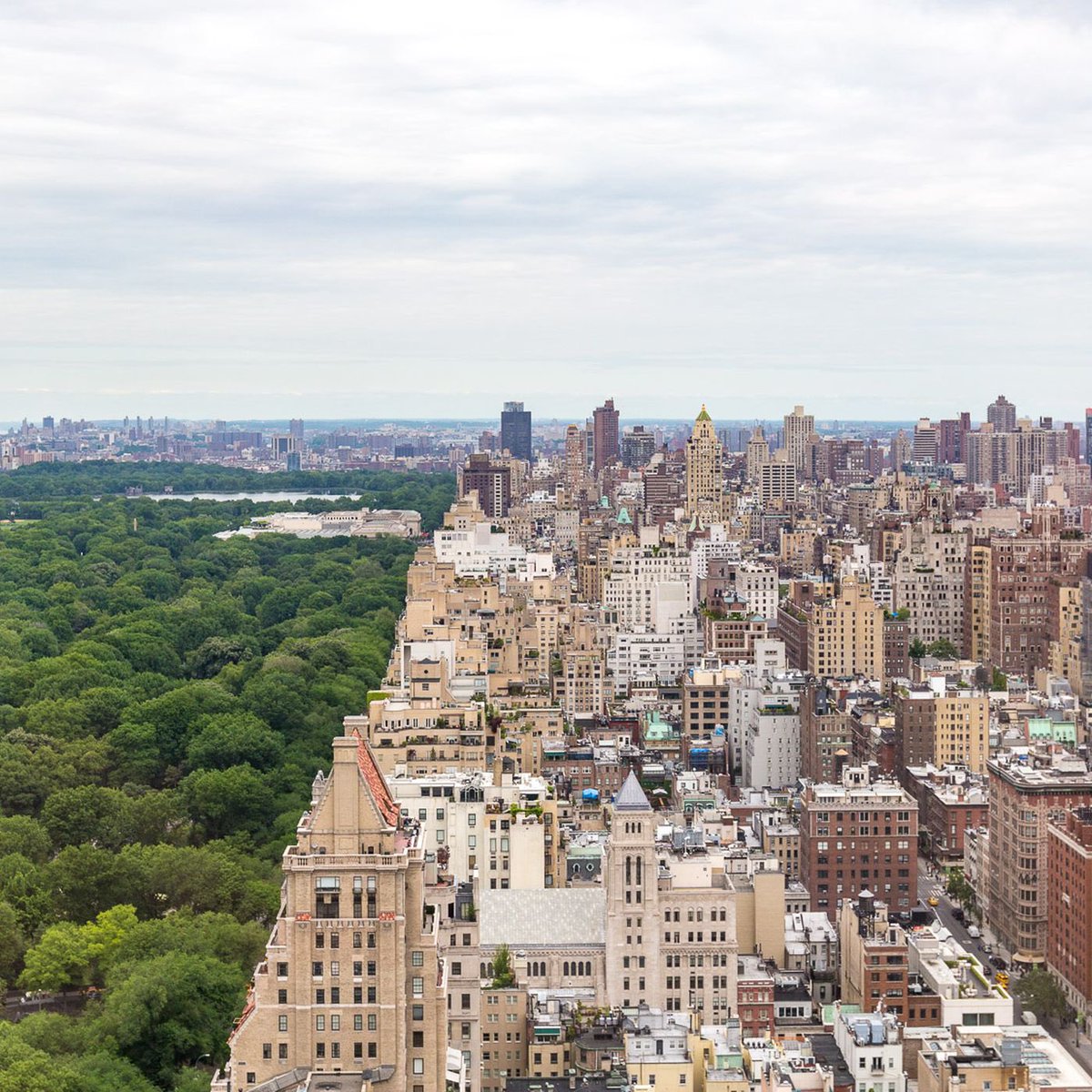 GossipRoomOff's tweet photo. Le tournage du reboot de la série culte #GossipGirl a débuté à New York. L’intrigue se déroulera 8 ans après la série originale et sera centrée sur une toute nouvelle génération. ✨ https://t.co/6Z8xeuHXLv