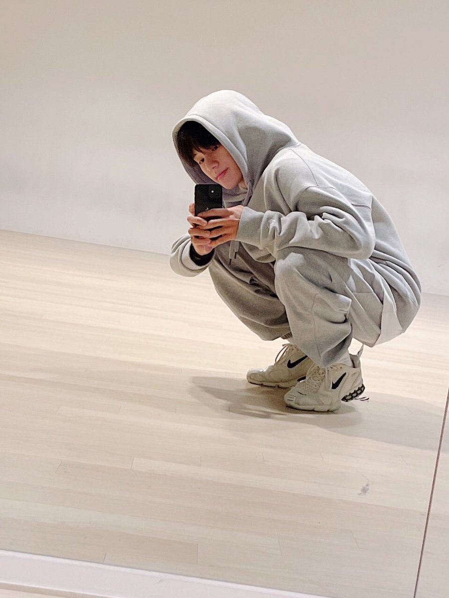 ATEEZofficial's tweet image. [#우영] 밖에 많이 추워여! 옷 따뜻하게 입어여
#ATEEZ #에이티즈