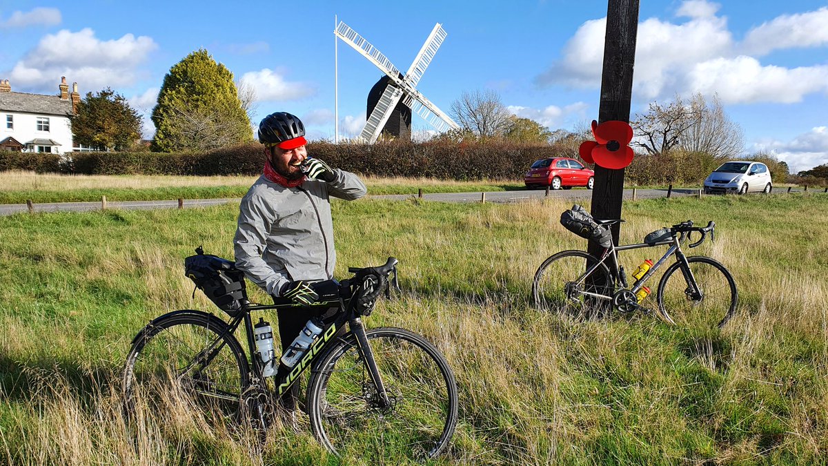 pornpedallers's tweet photo. Meet no more than one person outside for exercise. Cool. Let's go for a bike ride... #LockdownCycling @ChrisRatcliff69 @Amaral302v8 https://t.co/Vk3B2YVUo6