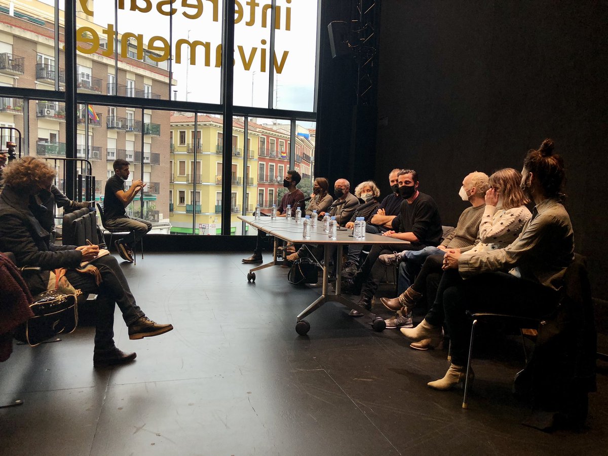 centrodramatico's tweet photo. “#Tribus cierra un proyecto de investigación en torno a la identidad y la familia en el que llevamos embarcados años”. Julián Fuentes Reta en la presentación a la prensa de esta pieza de #NinaRaine que se estrena este viernes 6-nov en el #TeatroValleInclán https://t.co/cNNaYWu68r https://t.co/5at6JloNbb