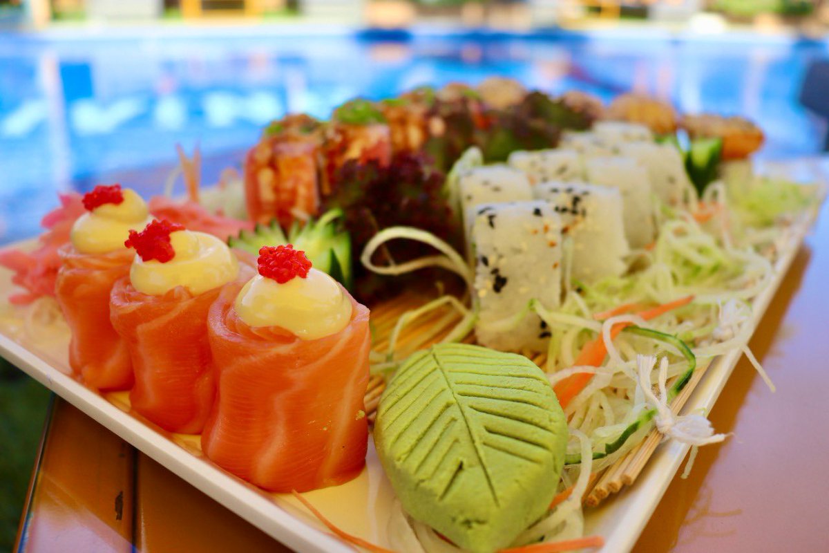 LaurasWorldza's tweet photo. Lunch is served..
My sushi feast, courtesy of Chef Ryan Pearsall.
Altitude Beach offers a wide range of both new age and traditional sushi to choose from, with an extensive wine menu to suite any taste!
#LaurasWorld
#AltitudeBeach
#laurasdineAltitude
#AltitudeSummer https://t.co/XhlisbAwyB