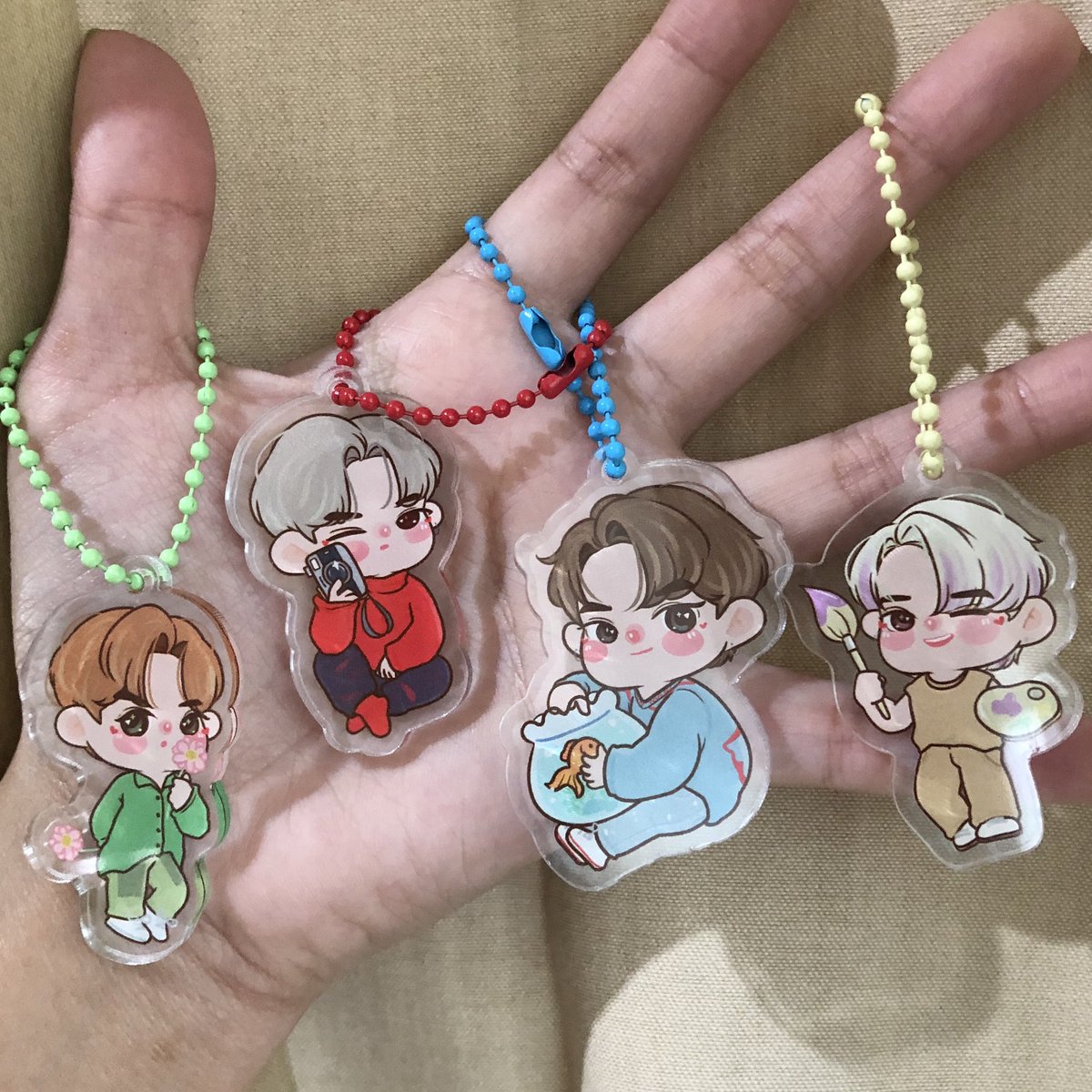 snaplabs1903's tweet image. 5.59 สารพัดของกุ๊กกิ๊ก  🧸🌈🌄