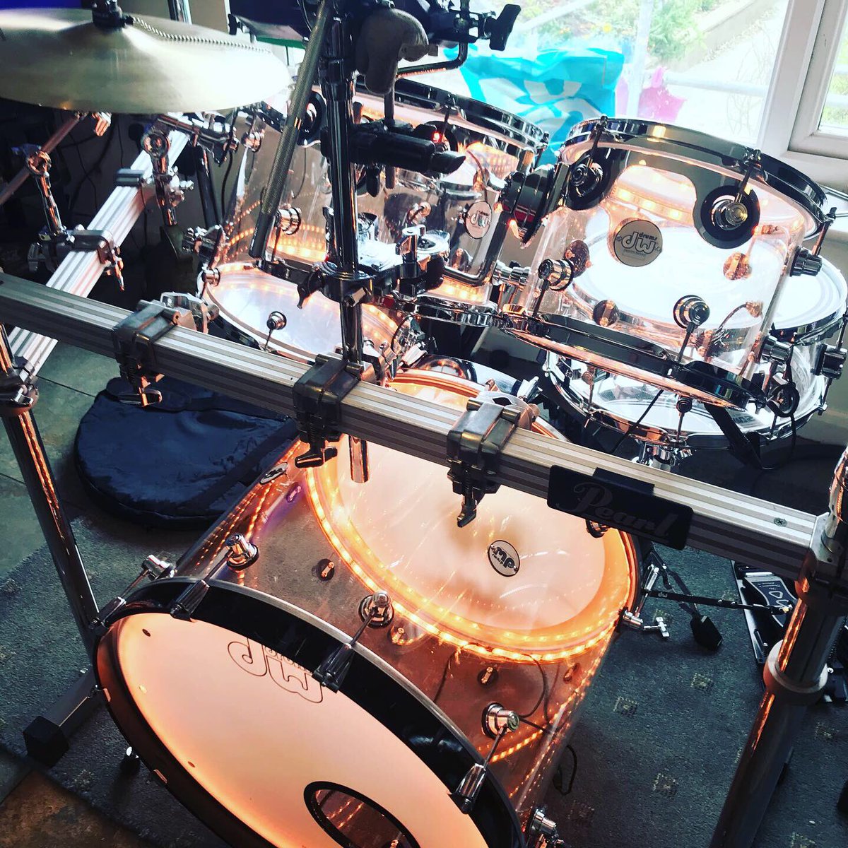 nomaddrums72's tweet photo. Trying something to see if it works #DWDrums #EvansDrumskins #ProgMetal #DrumLights #PearlDrumRack #MetalDrummer #HardRock #AheadDrumsticks https://t.co/OSfVMAvXsM