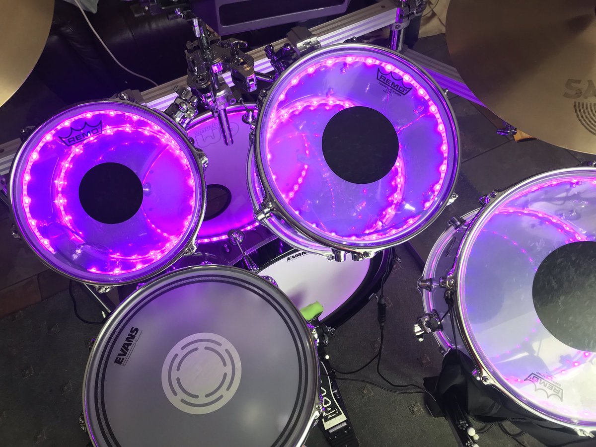 nomaddrums72's tweet photo. Trying something to see if it works #DWDrums #EvansDrumskins #ProgMetal #DrumLights #PearlDrumRack #MetalDrummer #HardRock #AheadDrumsticks https://t.co/OSfVMAvXsM