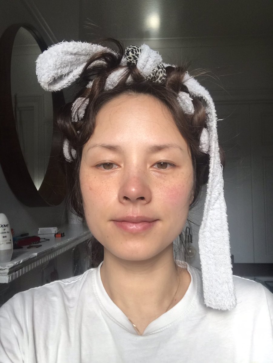 xndra's tweet photo. When you’re tired AF get your glam on https://t.co/gCNGs0igjP